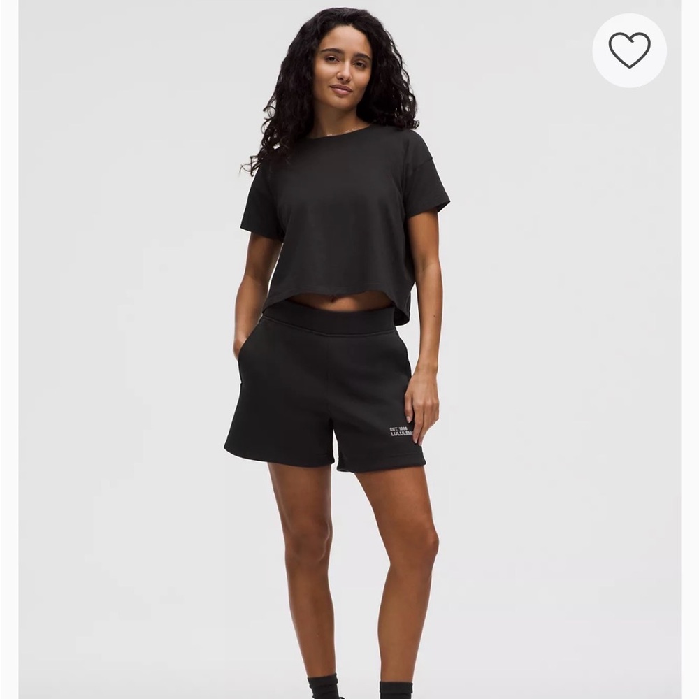 Lululemon Cates Tee Cropped Black Tee - Size 6 - NWT